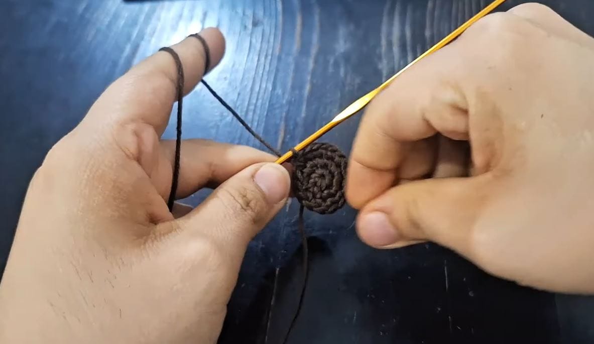 Create Your Own Crochet Sunflower Purse: A Step-by-Step Guide to Crafting a Vibrant Accessory