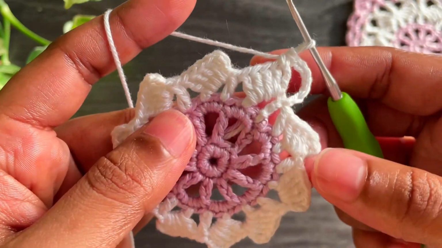 Crochet Pentagon Lace Collar - A Stylish DIY Accessory to Elevate Your Wardrobe