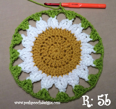 Create a Beautiful Crochet Sunflower Placemat for Your Table Decor
