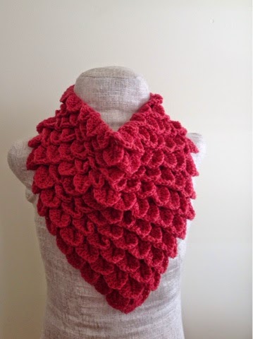 Discover the Crochet Coral Crocodile Cowl: A Stylish and Cozy Accessory for Winter
