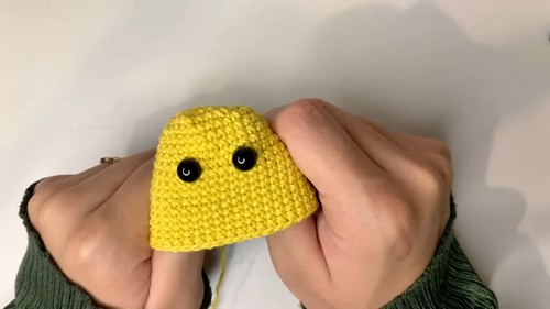 Create Your Whimsical Crochet Chicken With Heart Balloon - Step-by-Step Guide