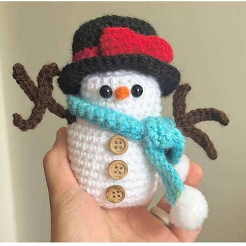 Craft Your Own Adorable Crochet Mini Snowman Ornament for Holiday Cheer Craft Your Own Adorable Crochet Mini Snowman Ornament for Holiday Cheer
