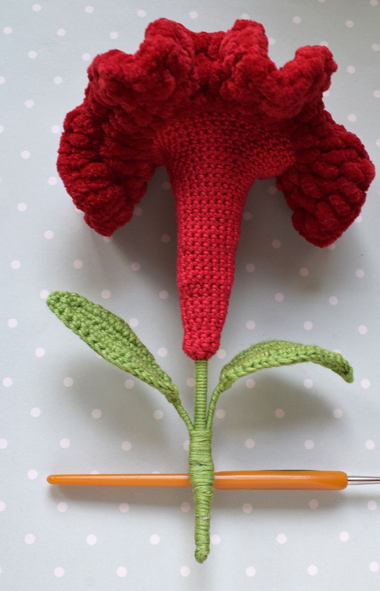 Create a Stunning Crochet Flower of Celosia Brooch &ndash; A Step-by-Step Guide