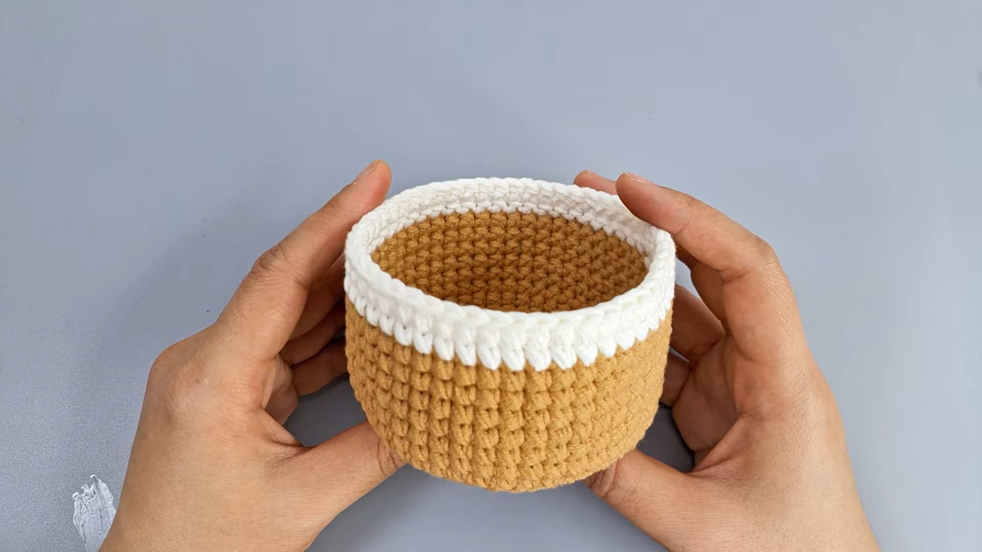 Create Your Adorable Crochet Bear Basket: A Fun and Practical Home D&eacute;cor Solution