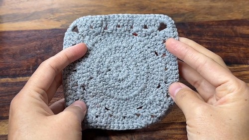 Create Your Own Adorable Crochet Lion Granny Square - Step-by-Step Guide