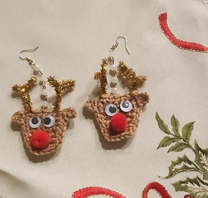 Create Adorable Crochet Reindeer Earrings for the Holidays - A Festive DIY Guide Create Adorable Crochet Reindeer Earrings for the Holidays - A Festive DIY Guide