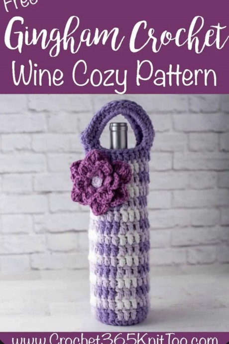 Free Crochet Pattern: Gingham Crochet Wine Cozy