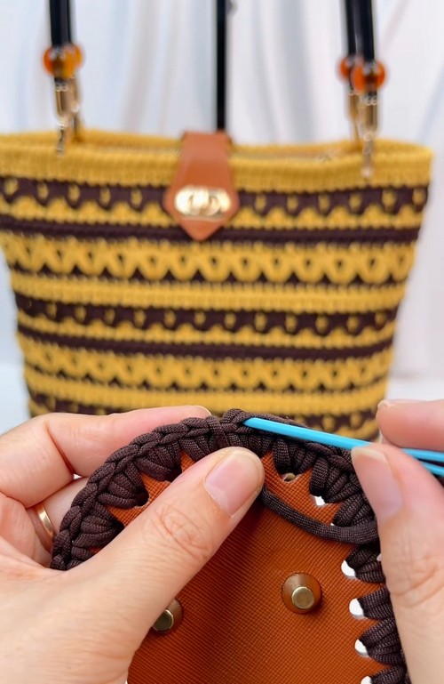 Create a Beautiful Handmade Crochet Mother&#039;s Day Bag to Delight Your Mom