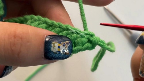 Create Your Own Stunning Crochet Pouch With Raised Bow – A DIY Craft Project