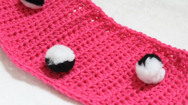 Create Your Own Crochet Pom Pom It Up Scarf - A Stylish and Fun Accessory for Any Outfit