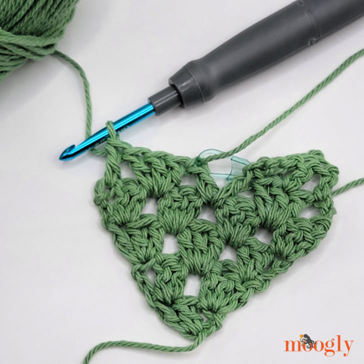 Create a Charming Crochet Clover Shaped Washcloth for Your Home