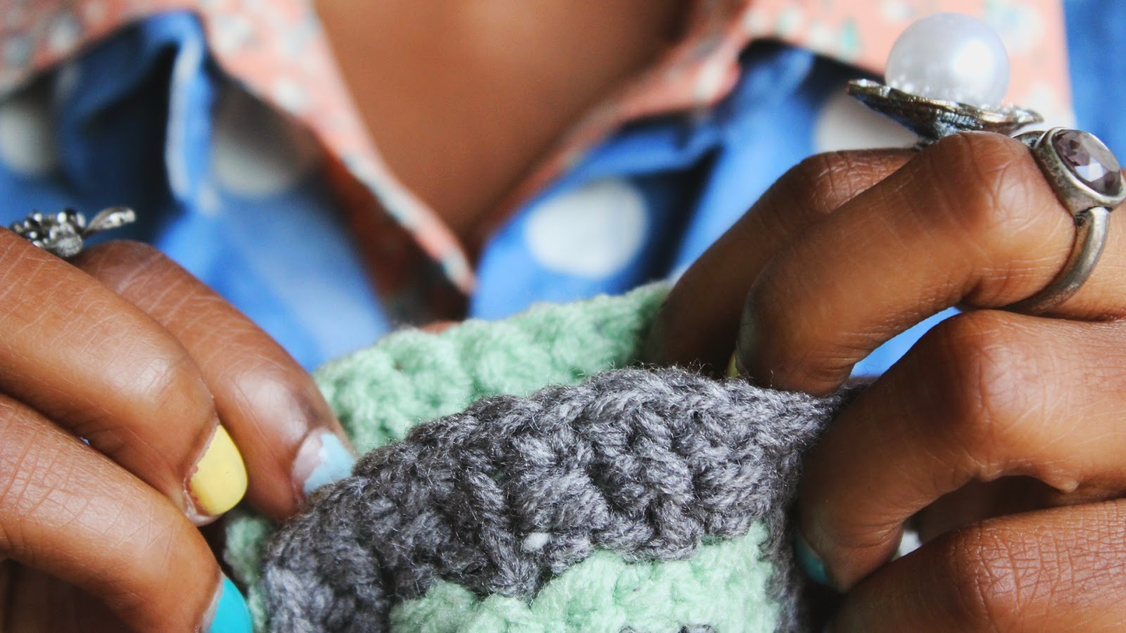 Create Your Own Stylish Crochet Hello Sunglasses Case for Summer Fun