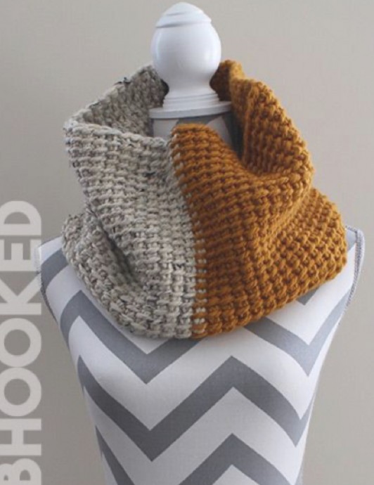 Crochet Tunisian Cowl (Free Pattern)