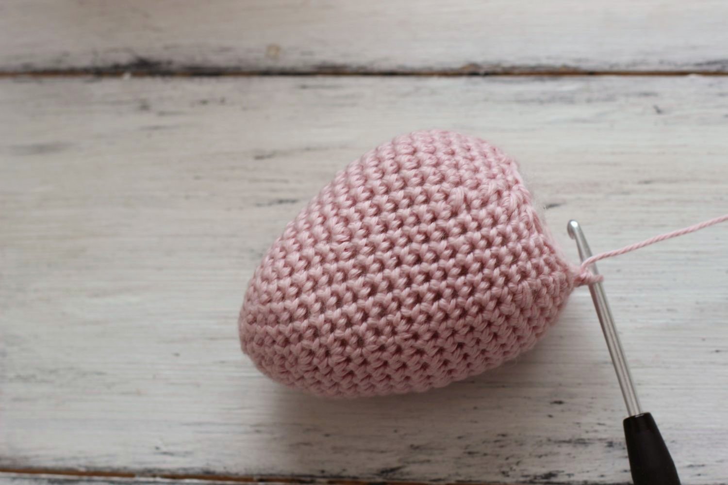 Create Adorable Crochet Easter Rabbits: A Beginner's Guide with Detailed Instructions and Tips