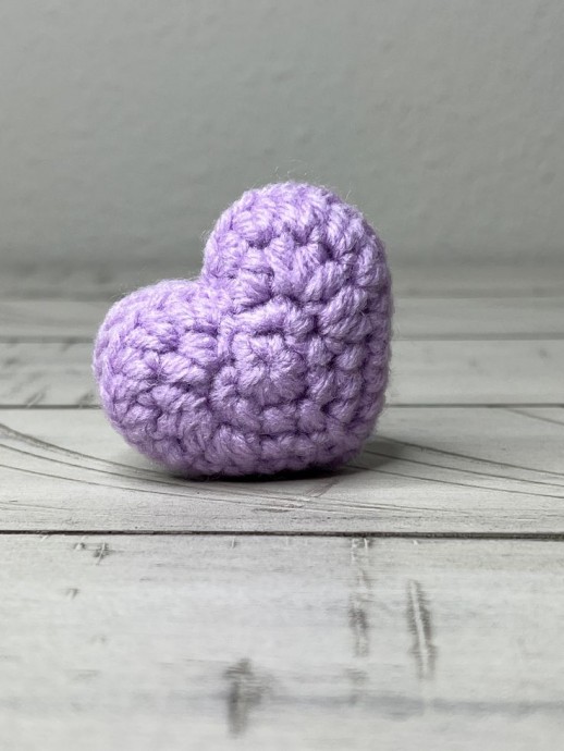 Create Adorable Crochet Bitty Hearts for Your Crafts and Gifts