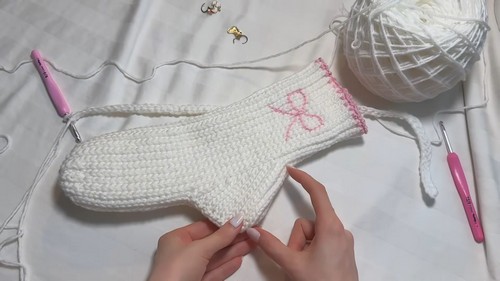 Learn to Crochet Beautiful Socks: A Step-by-Step Guide for Cozy Creations