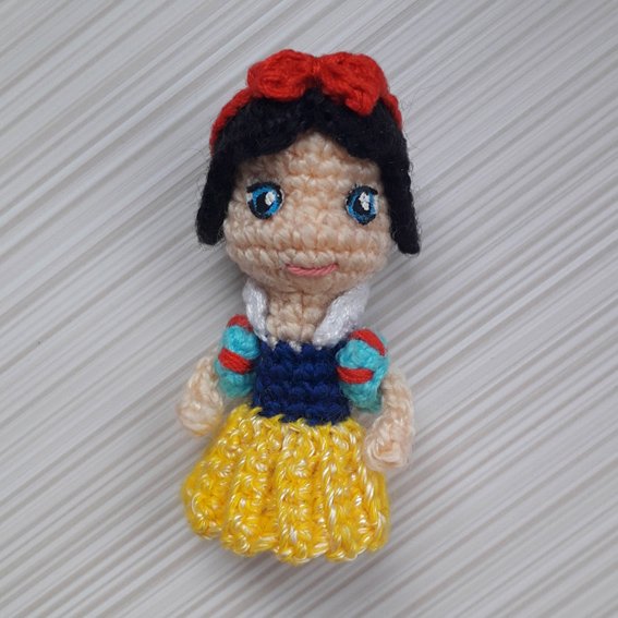Create Your Own Charming Crochet Doll Snow White Pencil Decor for Fun and Whimsy
