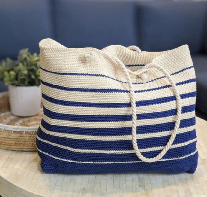 Marina Tote: Free Crochet Beach Bag Pattern