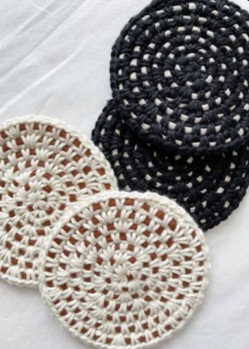 Modern Crochet Coasters with T-Shirt Yarn Free Pattern