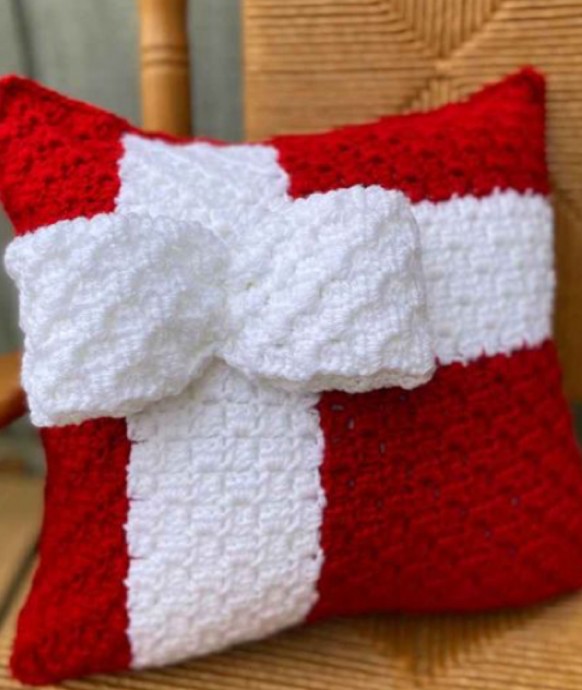 Crochet Christmas Gift Pillow