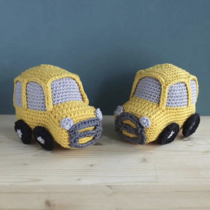 School Bus Amigurumi