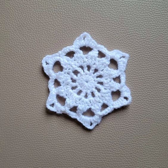 Create Beautiful Crochet Snowflakes: A Winter Craft Guide for Everyone