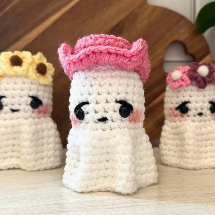 Crochet Halloween Ghost