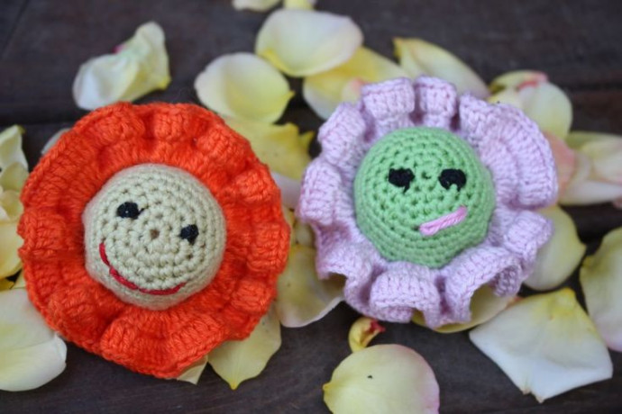 Create Beautiful Crochet Flowers: An Easy Guide to Floral Crafting Create Beautiful Crochet Flowers: An Easy Guide to Floral Crafting