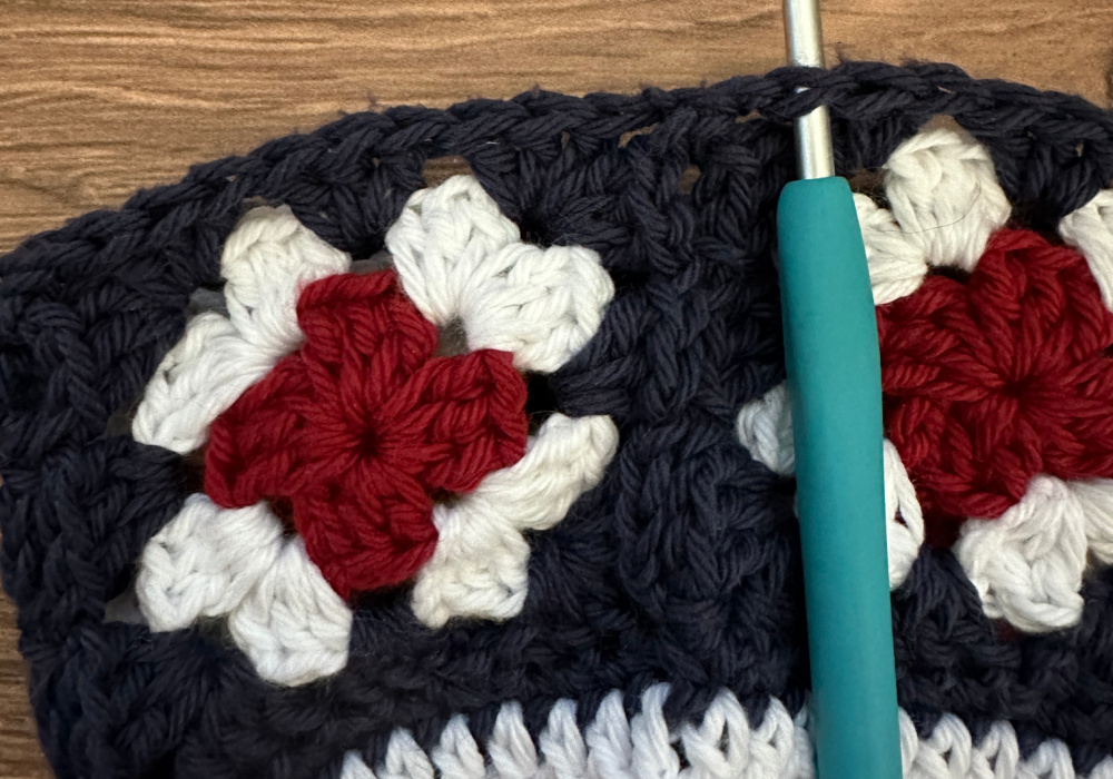 Create Your Own Crochet Patriotic Bucket Hat: An Easy Guide to Trendy DIY Fashion