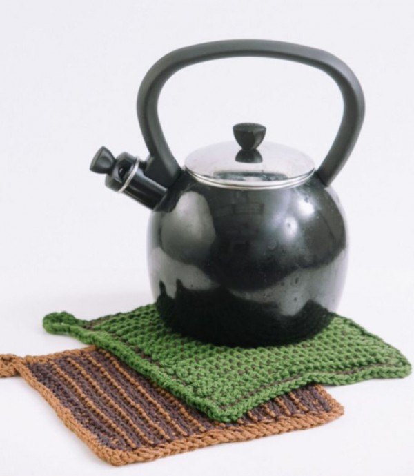 Discover the Art of Crochet: Create Beautiful Double-Ended Potholders for Your Kitchen Discover the Art of Crochet: Create Beautiful Double-Ended Potholders for Your Kitchen