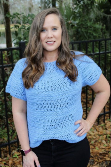 Create Your Own Beautiful Larkin Tee with This Free Crochet Pattern Create Your Own Beautiful Larkin Tee with This Free Crochet Pattern