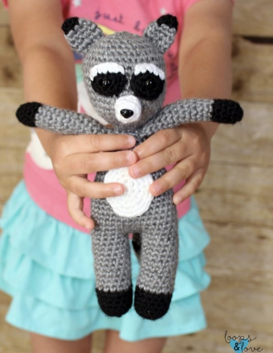Free Raccoon Amigurumi Crochet Pattern - Perfect for All Crochet Enthusiasts Free Raccoon Amigurumi Crochet Pattern - Perfect for All Crochet Enthusiasts
