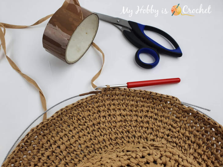 Create Your Own Stylish Crochet Raffie Sun Hat for Sunny Days