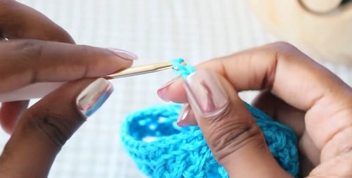 Create Your Own Stylish Crochet Phone Bag - A Complete Guide with Step-by-Step Instructions