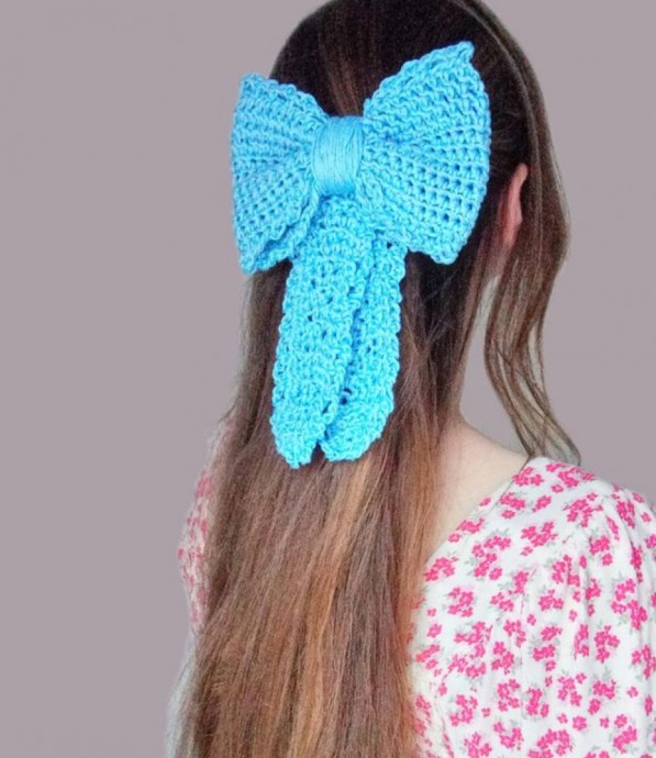 Crochet Dainty Hair Bow (Free Pattern)