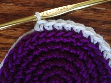 Create Charming Crochet Wine Glass Cozies: A Fun and Practical DIY Guide