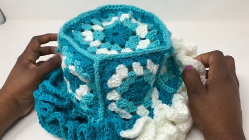 Create a Unique Crochet Granny Square Bucket Hat with Ruffled Brim to Stand Out This Season