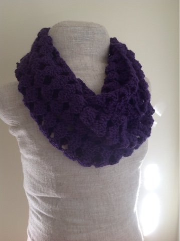 Create a Cozy Crochet Shelled Cowl: Step-by-Step Guide for Warm Winter Fashion