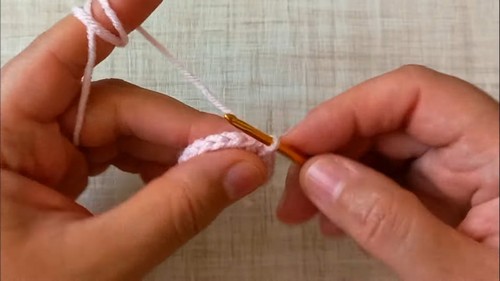 Create Your Own Crochet Smiley Bookmark for a Joyful Reading Experience
