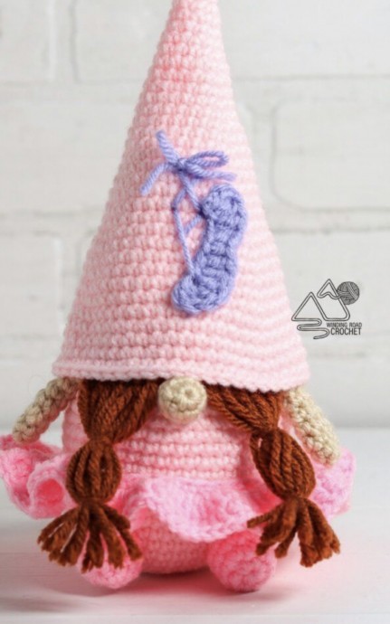Discover the Magical Crochet Ballerina Gnome – A Perfect Handmade Craft!