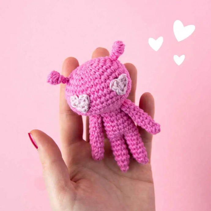Create Adorable Crocheted Aliens: A Step-by-Step Guide to Whimsical Crafting Create Adorable Crocheted Aliens: A Step-by-Step Guide to Whimsical Crafting
