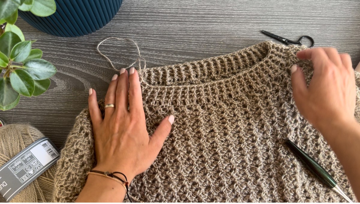 Create the Perfect Crochet Cozy Amira Sweater for Chilly Days &ndash; Detailed Guide with Measurements and Techniques