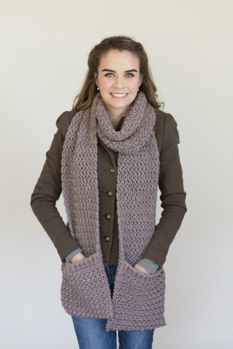 Crochet Your Own Cozy Mulberry Shadow Pocket Scarf - Complete Guide and Instructions Crochet Your Own Cozy Mulberry Shadow Pocket Scarf - Complete Guide and Instructions