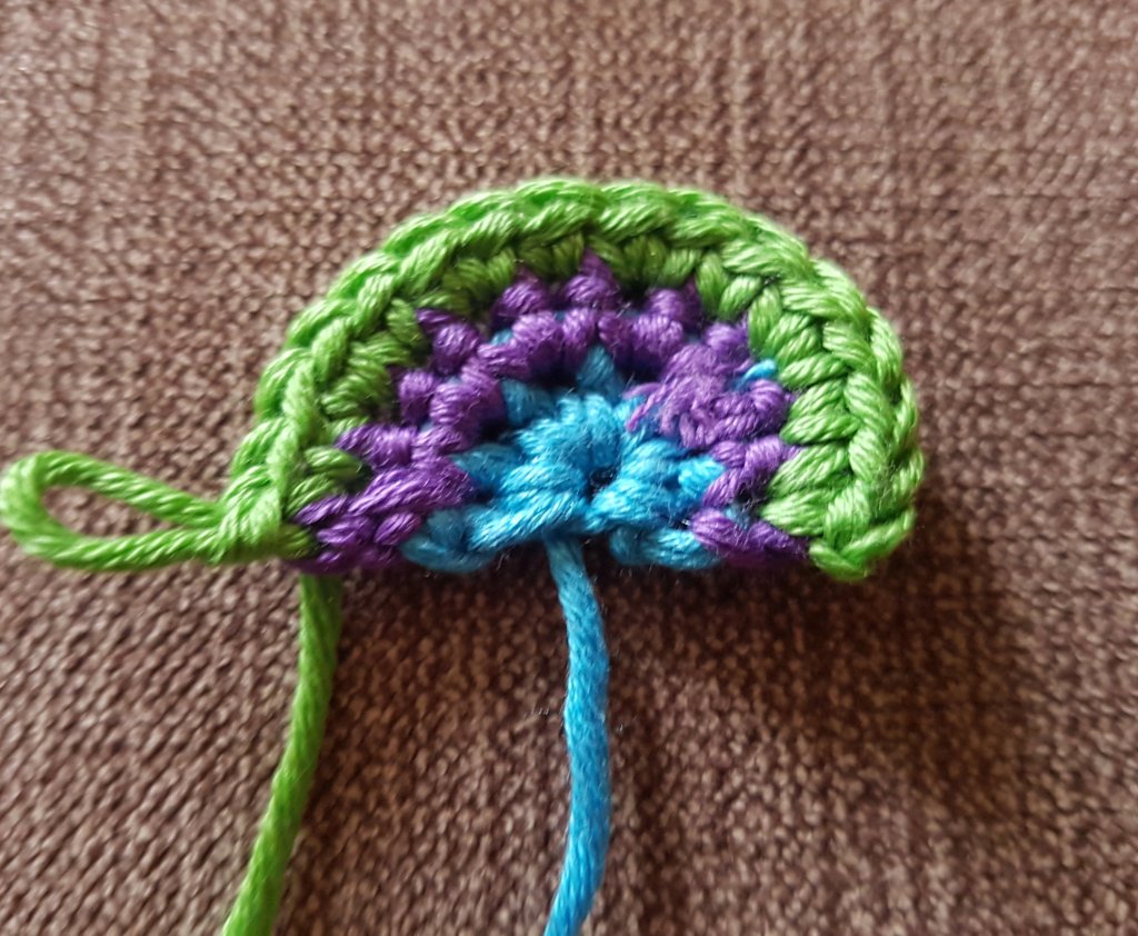 Create a Charming Crocheted Rainbow: A Delightful DIY Project for Your Home