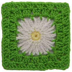 Create Whimsical Crochet Daisy Square: A Step-by-Step Guide for All Skill Levels