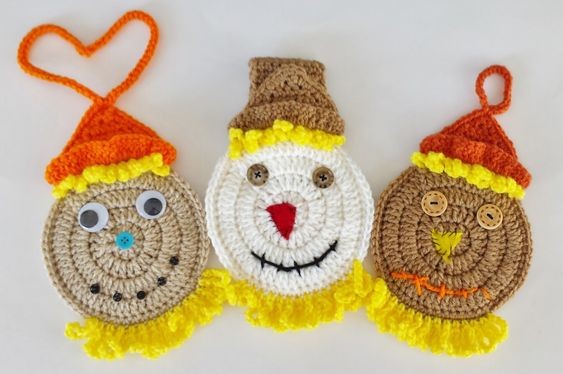 Discover the Scare-Less-Crow Towel Holder: A Unique Crochet Creation for Your Home Discover the Scare-Less-Crow Towel Holder: A Unique Crochet Creation for Your Home