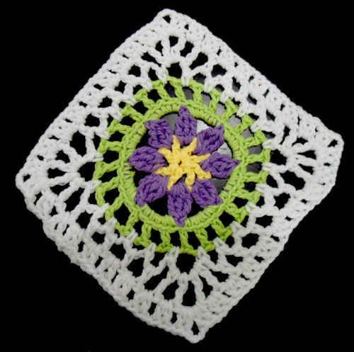 Create an Elegant Crochet Dishcloth with a Beautiful Flower Design