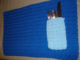 Create Beautiful Crochet Placemats with Silverware Pockets for Your Dining Table