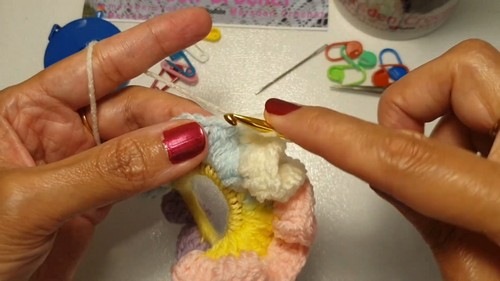How to Create a Charming Crochet Hair Scrunchie for Effortless Style