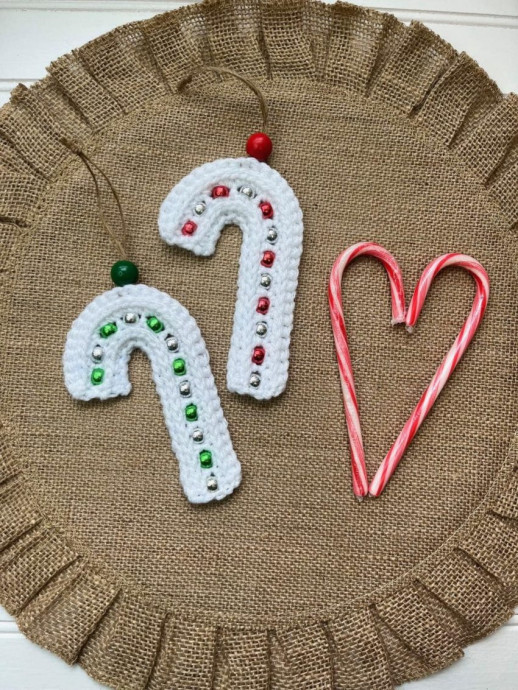 Create Your Own Crochet Beaded Christmas Candy Cane Ornament for Festive Decor